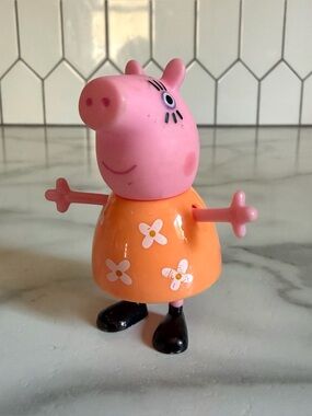 Peppa Pig Mummy Pig in Orange Floral Dress Figure